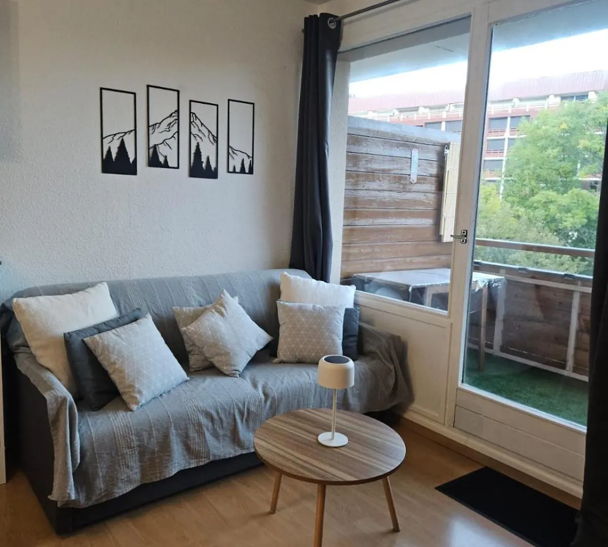 Studio Au Pied Des Pistes Refait A Neuf Enchastrayes 0*,